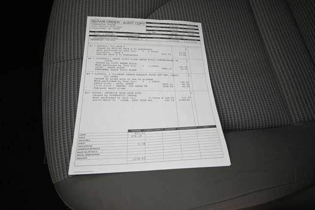 Used 2020 Toyota Highlander LE FWD image 4