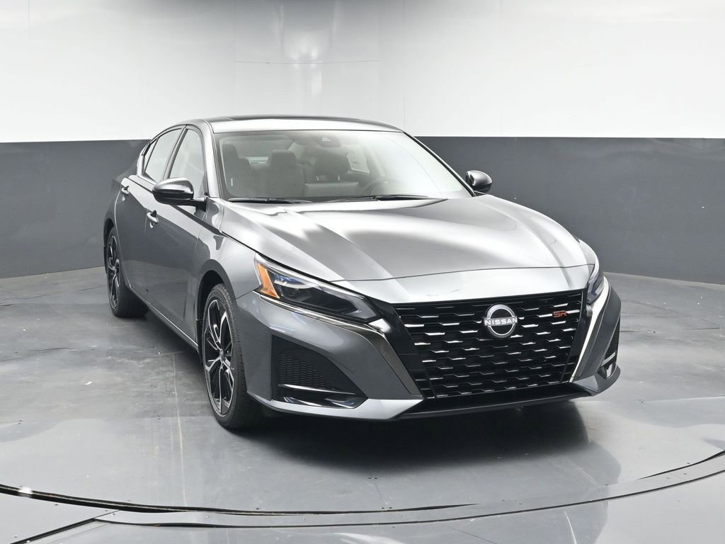 New 2025 Nissan Altima 2.5 SR image 6