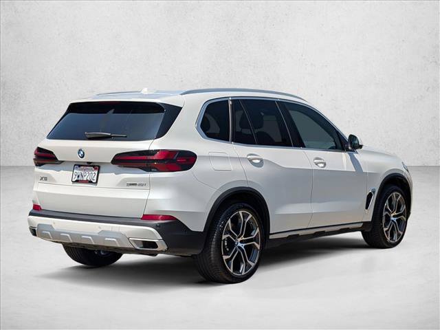 Certified 2026 BMW X5 sDrive40i w/ Parking Assistance Package RWD image 5