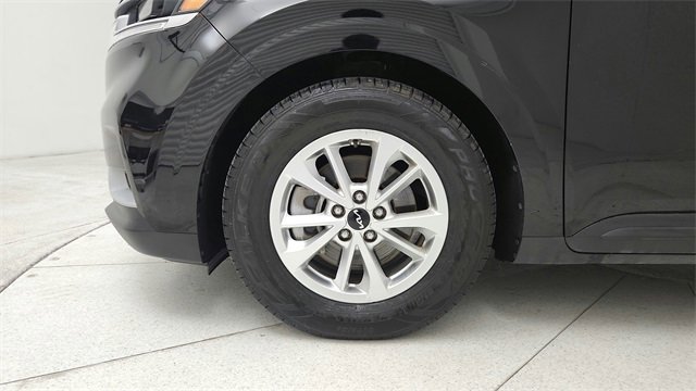 Used 2022 Kia Carnival LX image 9