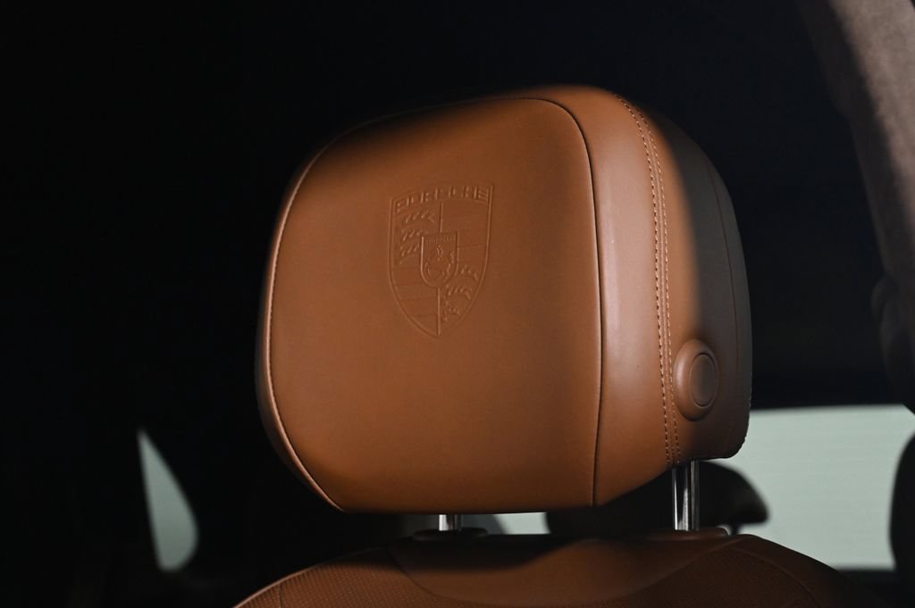 Certified 2023 Porsche Cayenne Turbo S AWD/4WD image 25