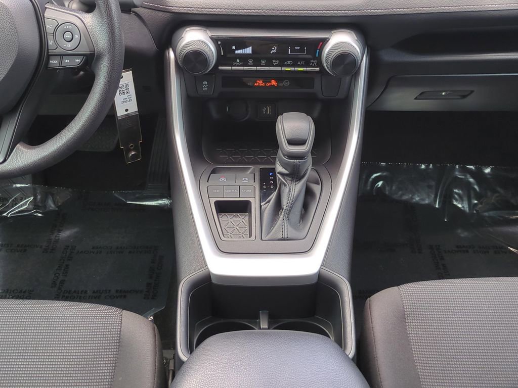 Used 2023 Toyota RAV4 LE image 29