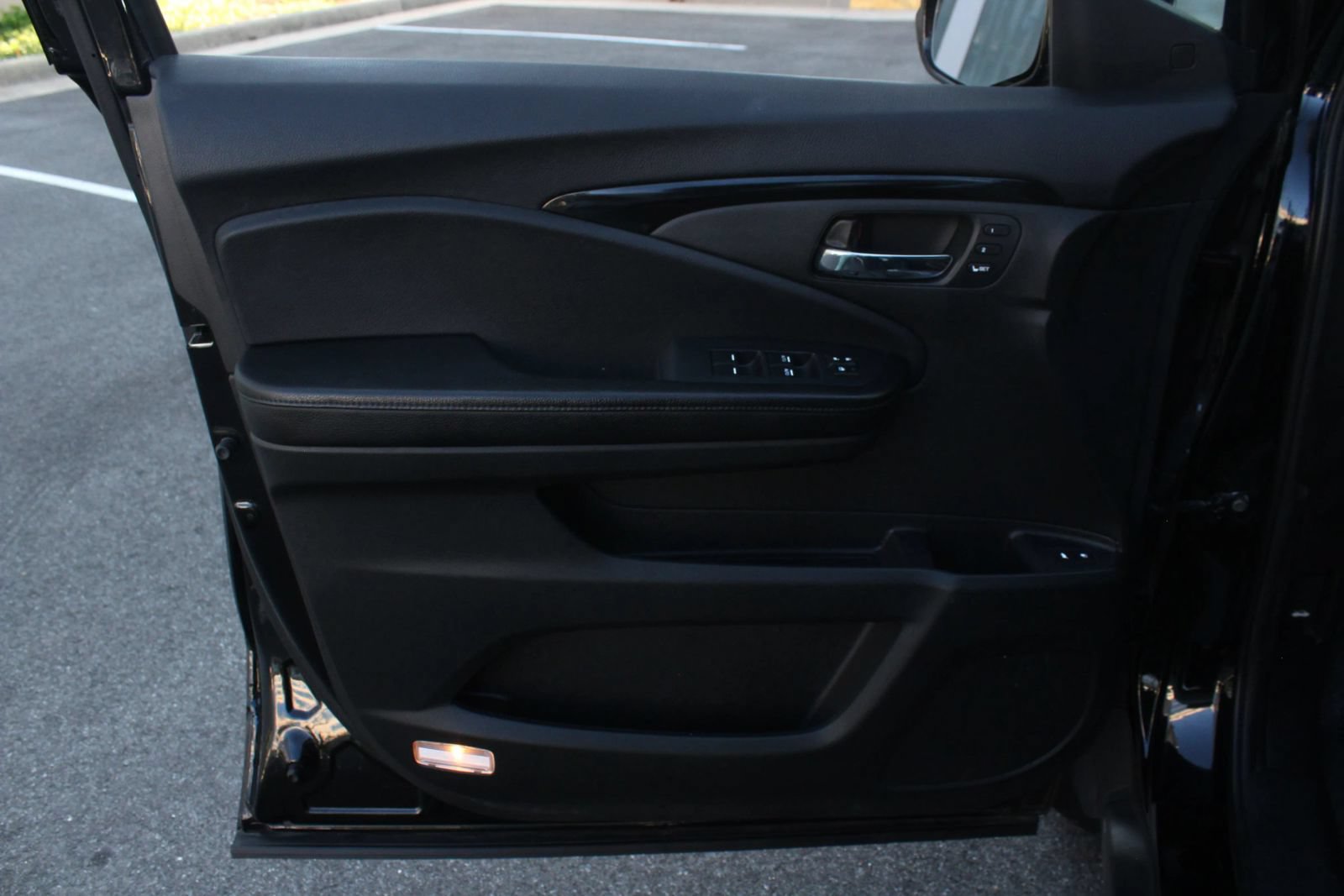 Used 2020 Honda Pilot Touring image 13