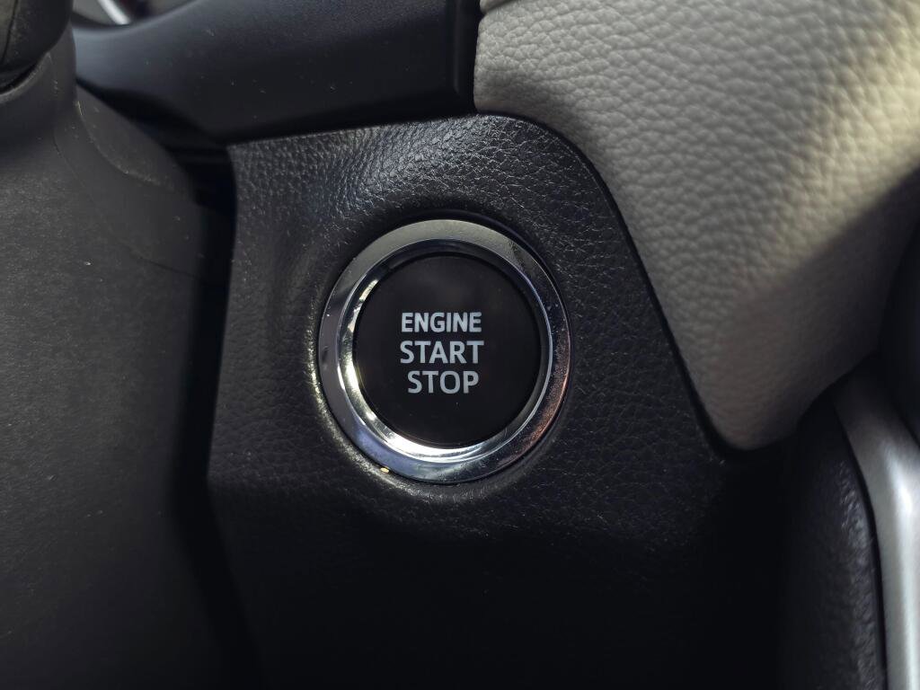 Used 2022 Toyota RAV4 XLE Premium image 44