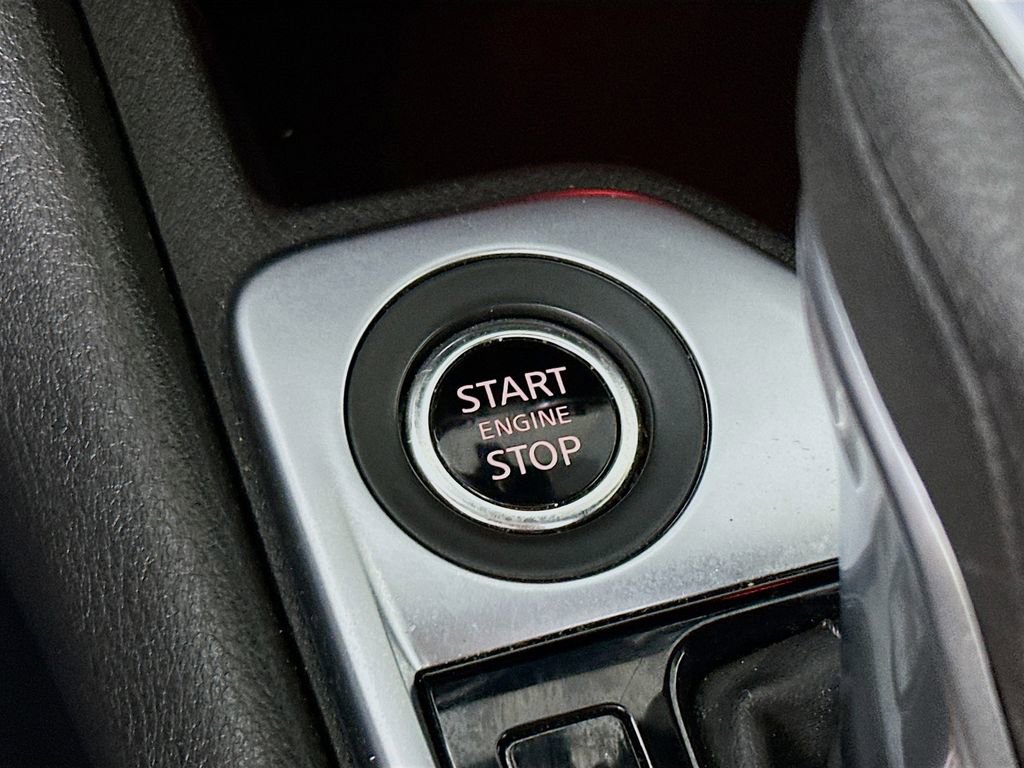 Used 2025 Nissan Sentra SV image 19