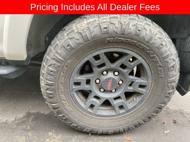 Used 2023 Toyota 4Runner TRD Off-Road Premium AWD/4WD image 4