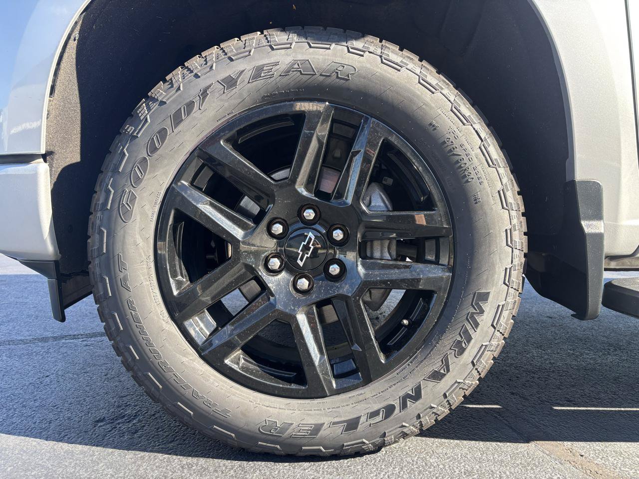 Used 2022 Chevrolet Silverado 1500 Custom w/ LPO, Dark Essentials Package AWD/4WD image 31