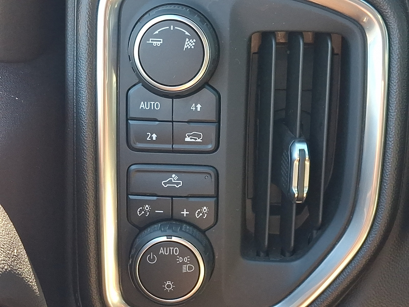 Certified 2019 Chevrolet Silverado 1500 LT w/ All-Star Edition AWD/4WD image 23