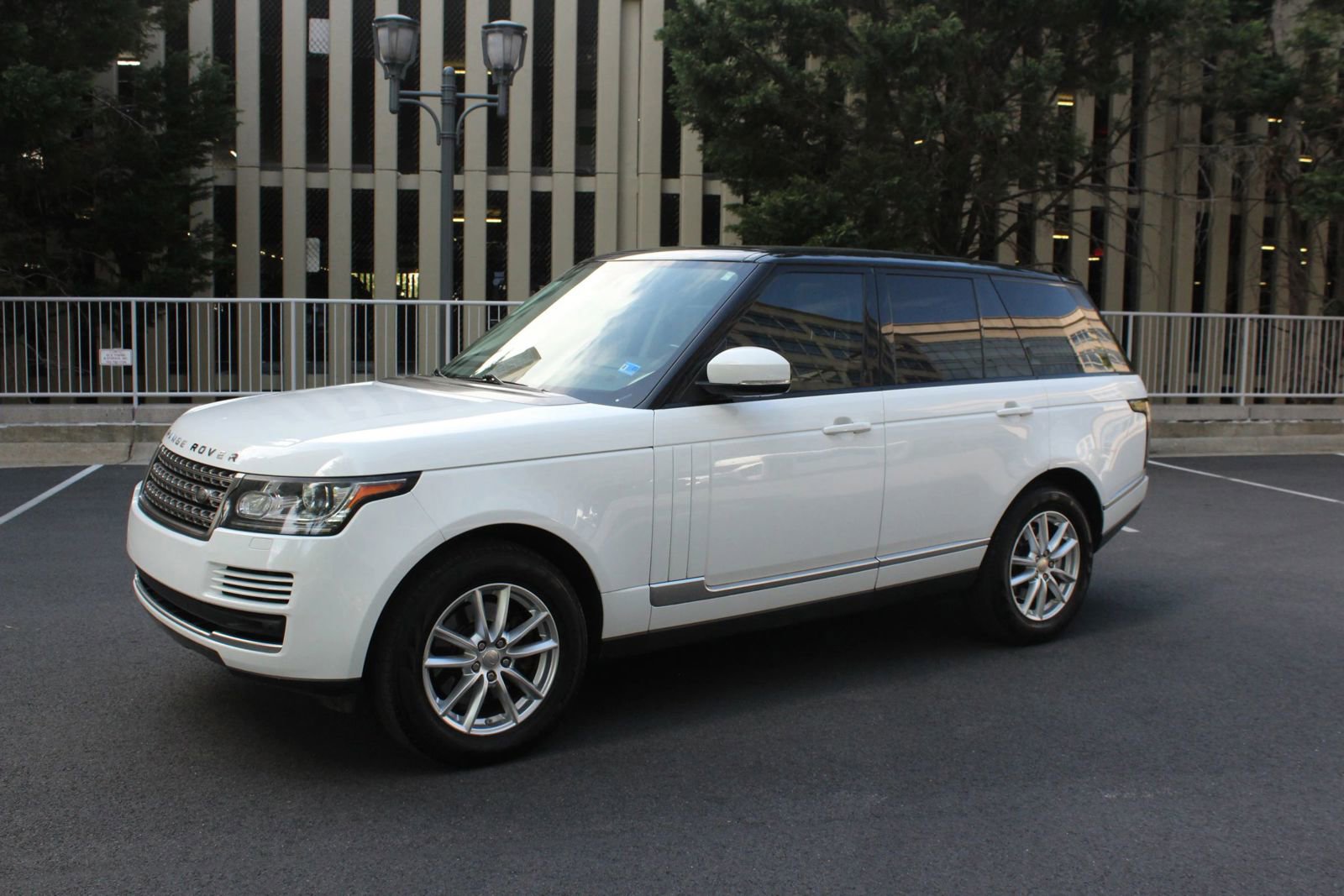 Used 2014 Land Rover Range Rover AWD/4WD image 12
