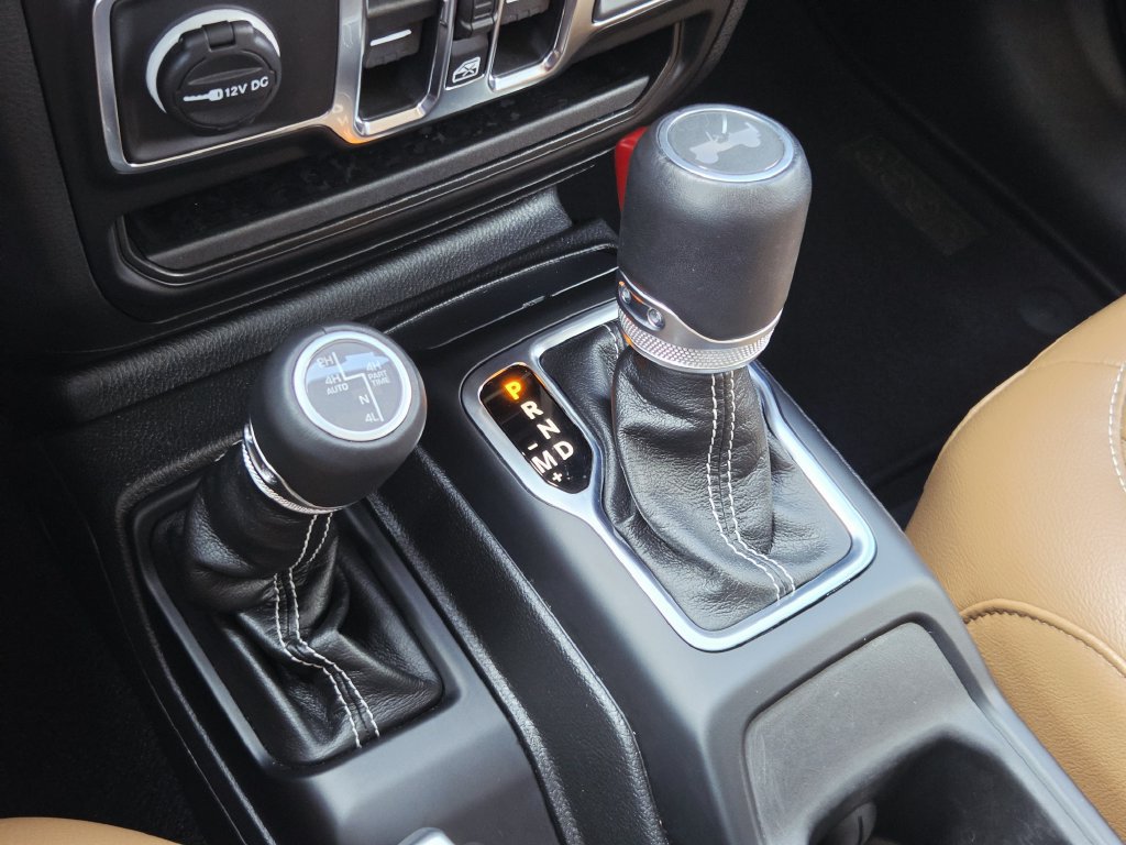 Used 2023 Jeep Wrangler Unlimited Sahara AWD/4WD image 24