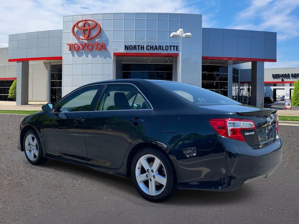 Used 2014 Toyota Camry SE image 4