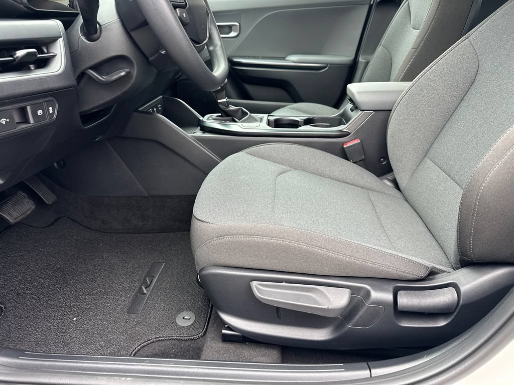New 2025 Kia K4 FWD image 10