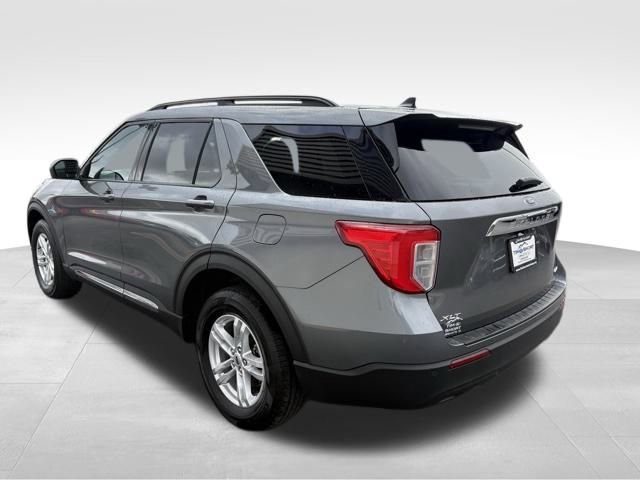 Used 2023 Ford Explorer XLT image 2