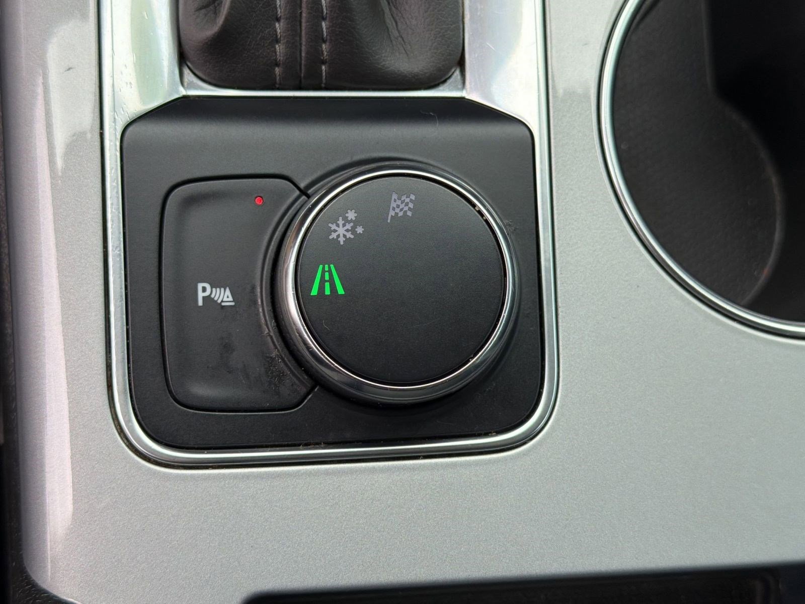 Used 2020 Chevrolet Blazer LT w/ Sound & Technology Package FWD image 17