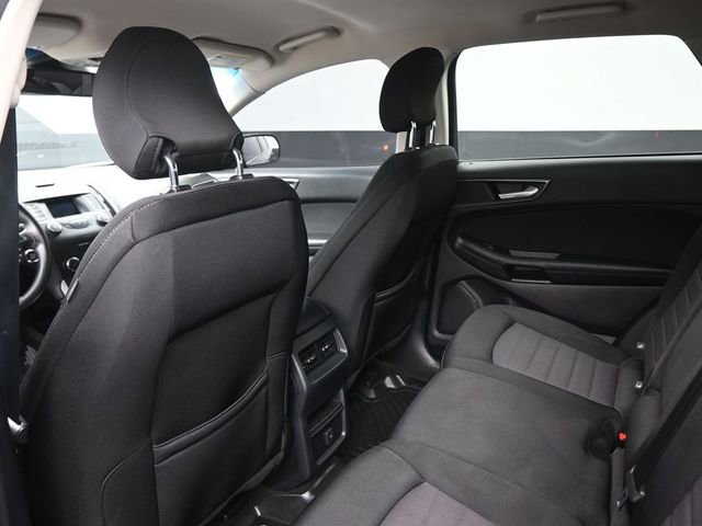 Used 2019 Ford Edge SE FWD image 2