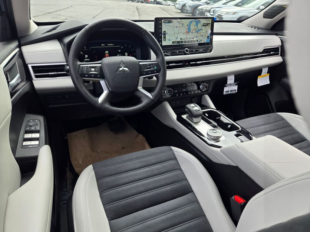 New 2026 Mitsubishi Outlander SE AWD/4WD image 15