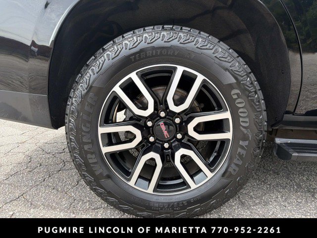 Used 2022 GMC Yukon AT4 w/ AT4 Premium Package AWD/4WD image 17