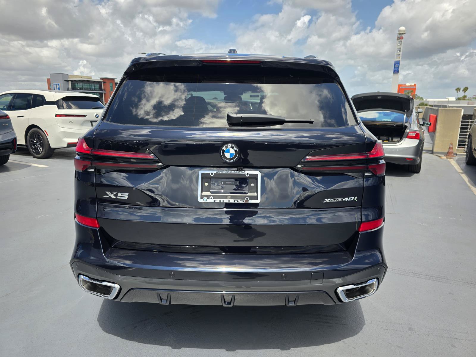 New 2026 BMW X5 xDrive40i w/ M Sport Package AWD/4WD image 4