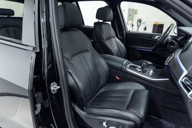 Used 2022 BMW X5 M50i AWD/4WD image 25