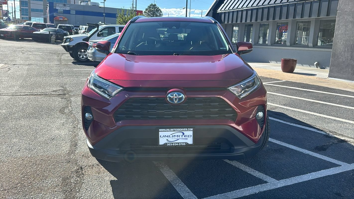 Used 2021 Toyota RAV4 XLE w/ Convenience Package AWD/4WD image 8