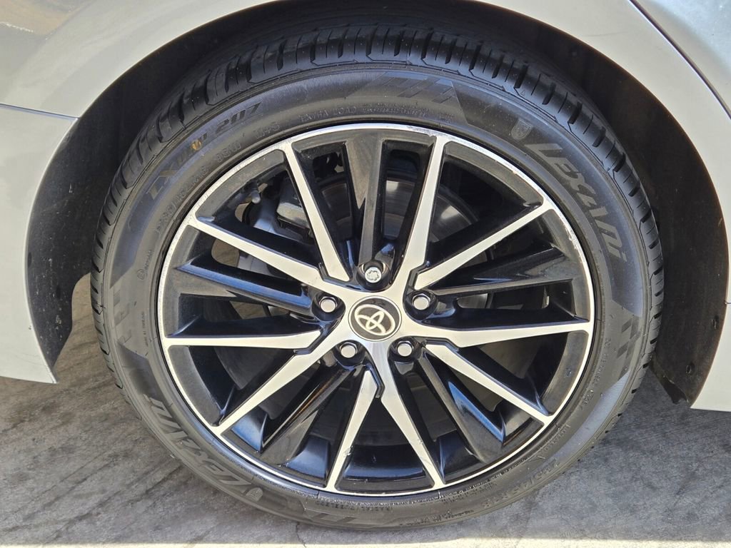 Used 2024 Toyota Camry SE FWD image 9