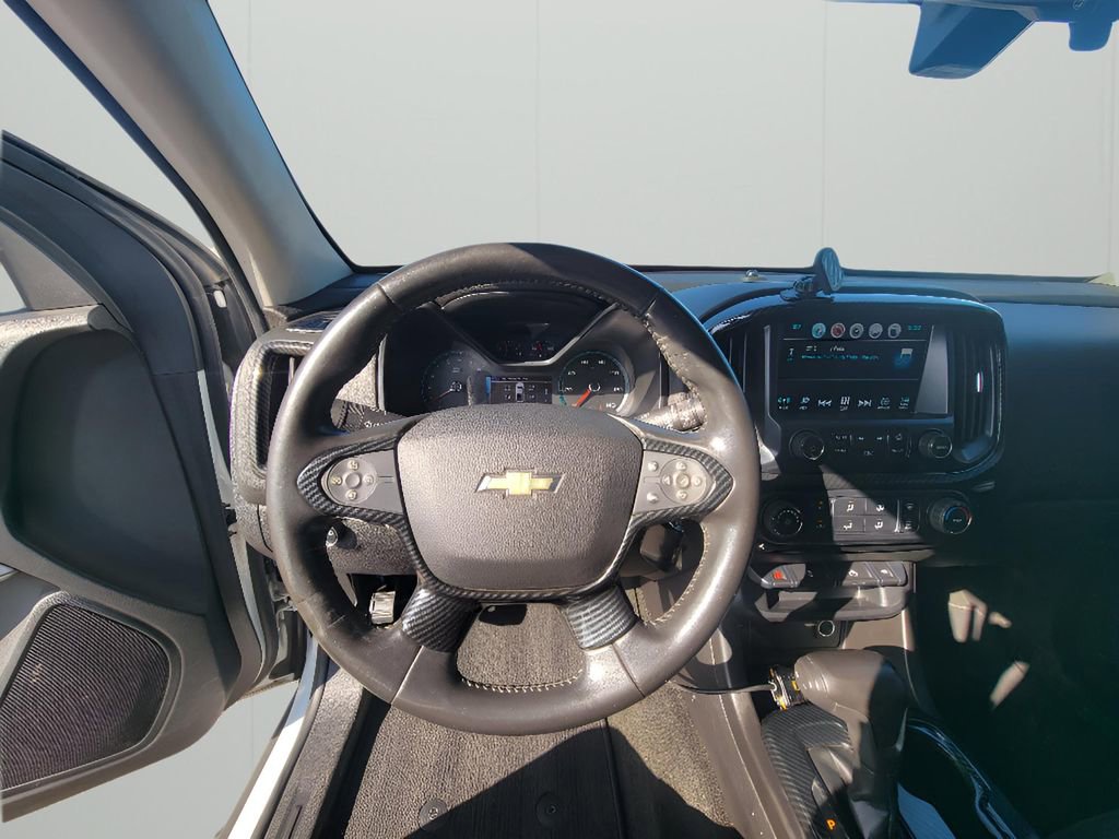 Used 2018 Chevrolet Colorado LT w/ LT Convenience Package RWD image 12