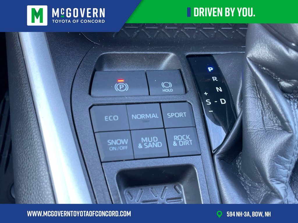 Used 2021 Toyota RAV4 XLE w/ Convenience Package AWD/4WD image 36