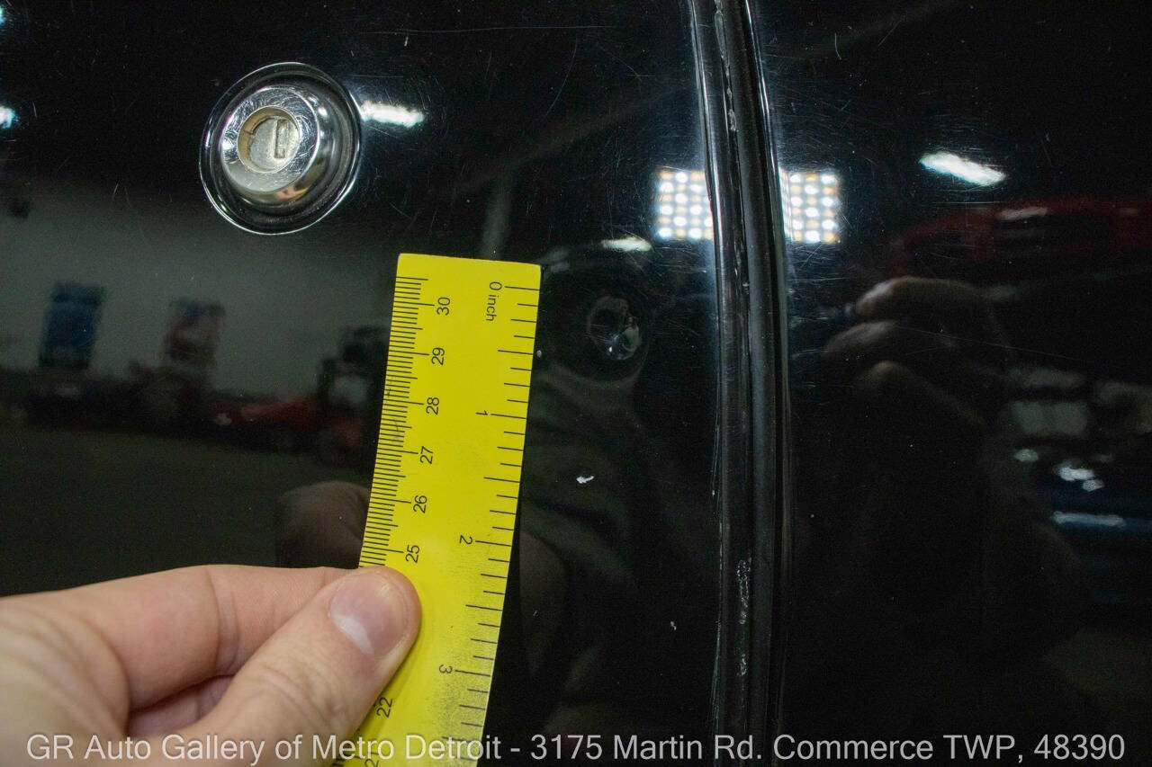 Used 1990 Cadillac Fleetwood Coupe FWD image 26