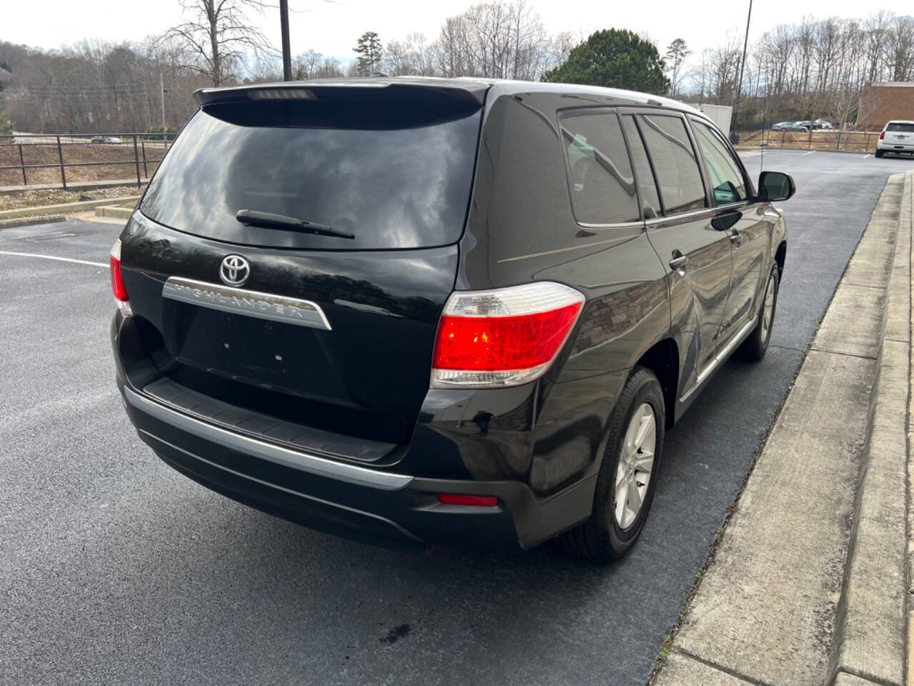 Used 2011 Toyota Highlander 2WD image 4