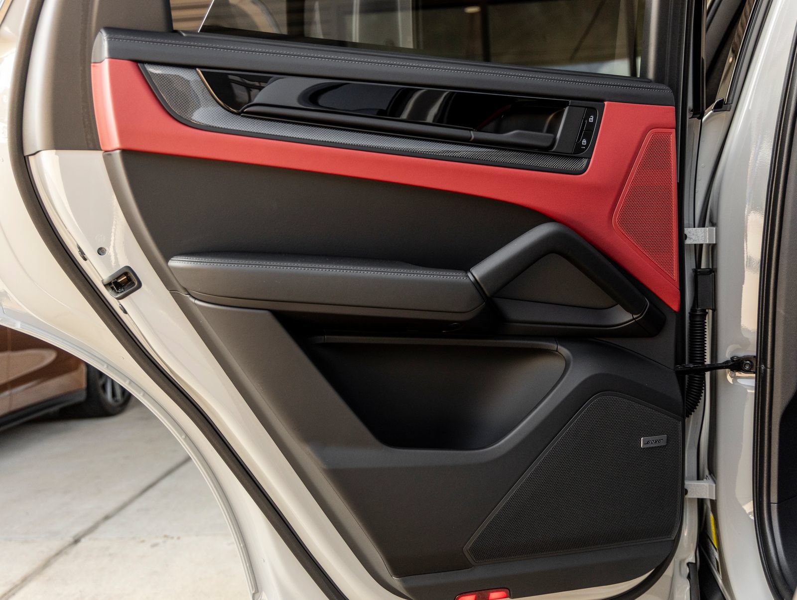 Certified 2025 Porsche Cayenne GTS AWD/4WD image 28