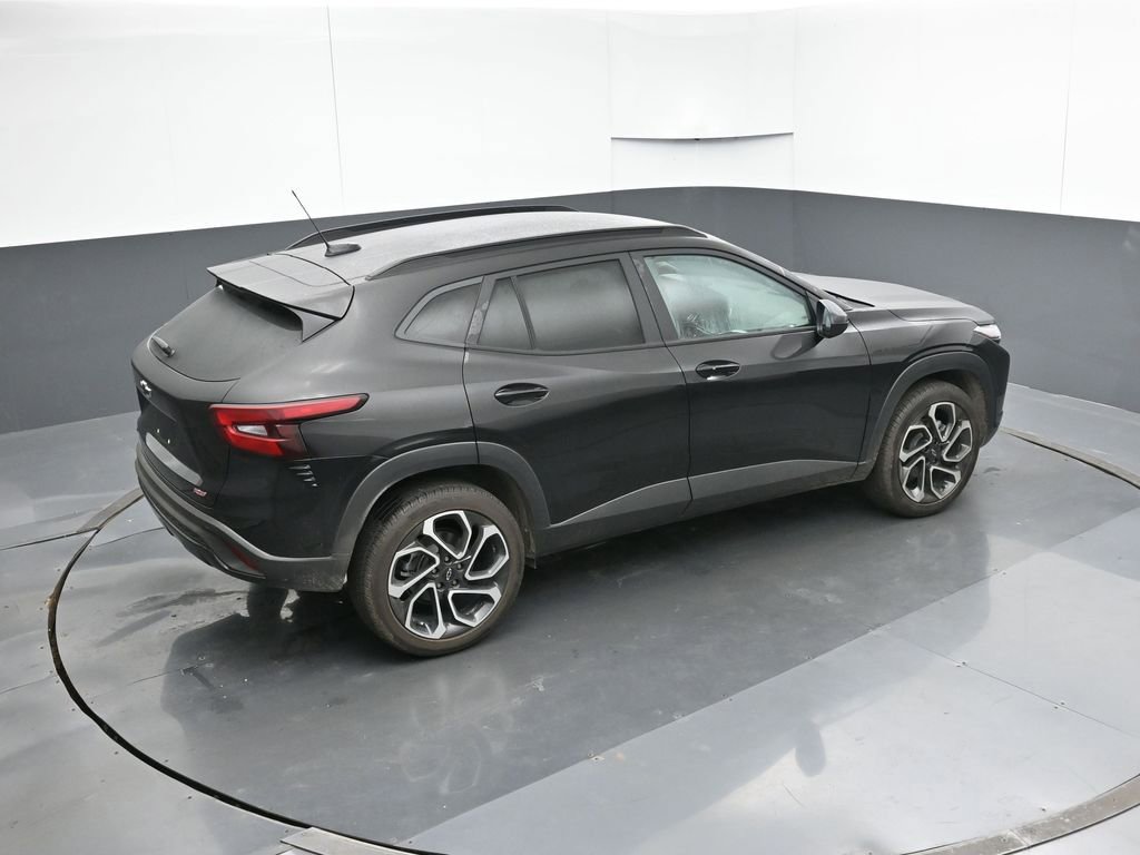 Certified 2026 Chevrolet Trax RS w/ Driver Confidence Package image 47