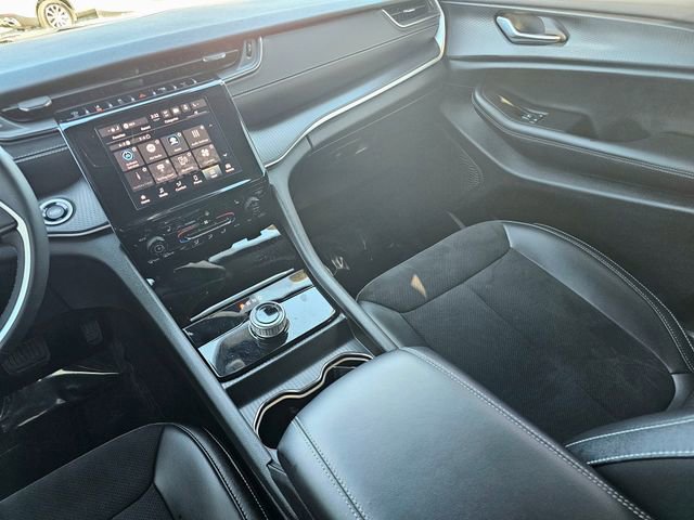 Used 2023 Jeep Grand Cherokee L Altitude image 36