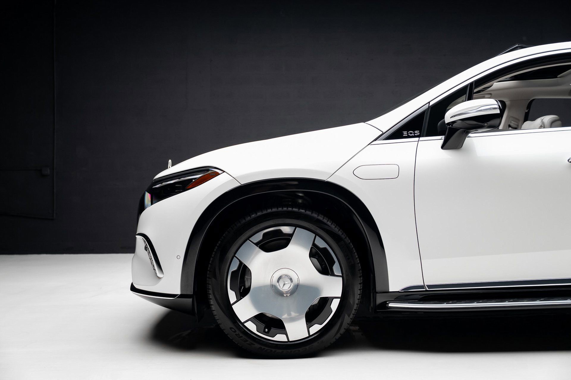 Used 2024 Mercedes-Benz Maybach EQS 680 4MATIC image 17