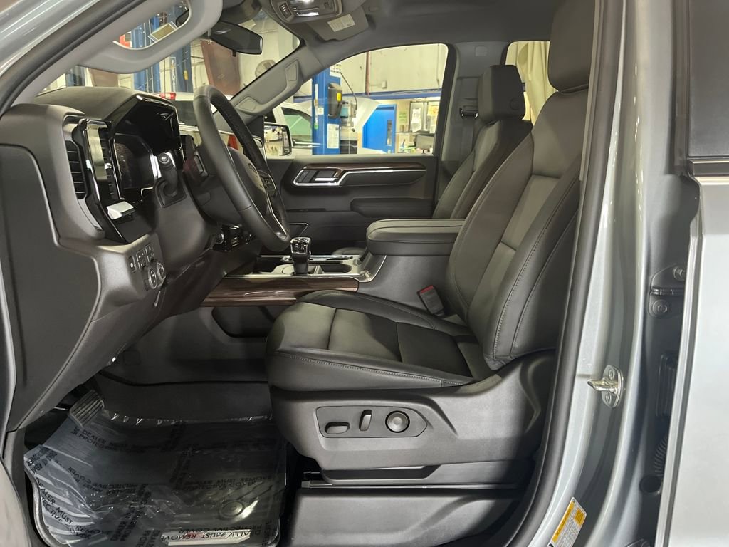 New 2026 Chevrolet Silverado 1500 LT Trail Boss w/ Convenience Package II AWD/4WD image 9