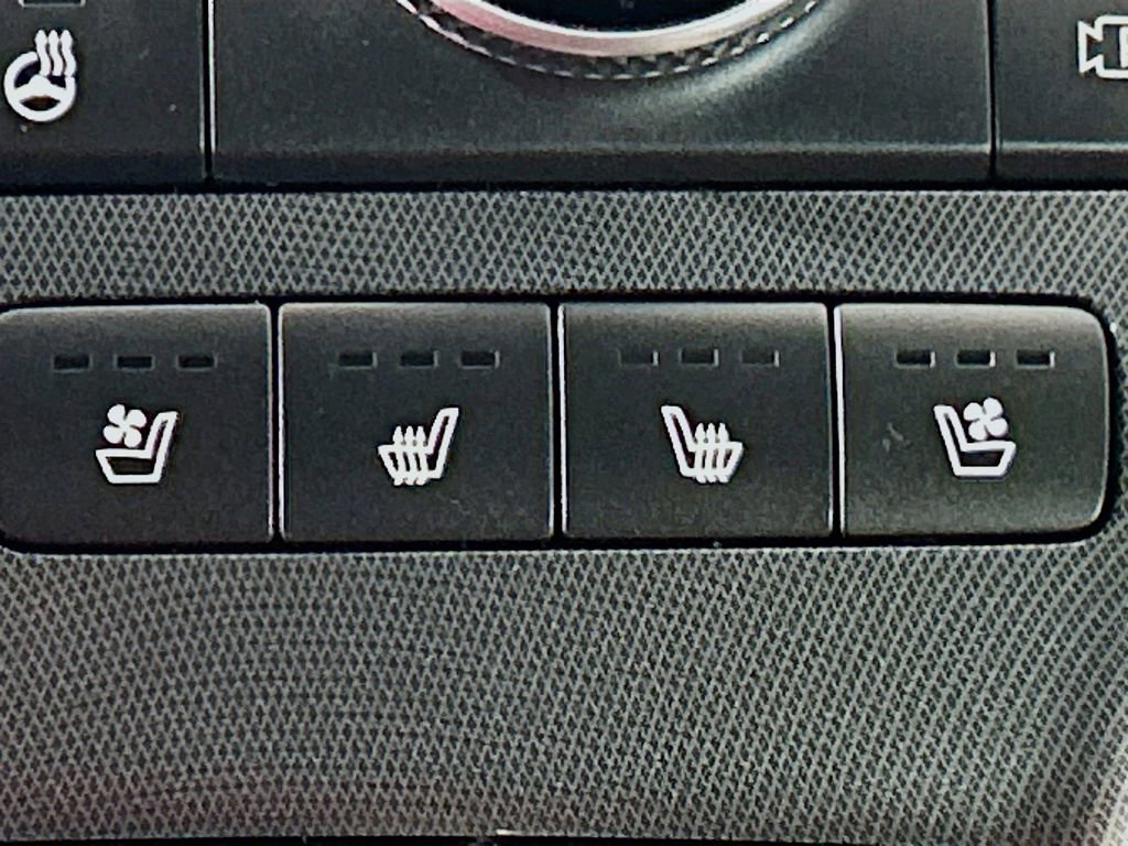 Used 2023 Hyundai Santa Fe Calligraphy w/ Cargo Package image 19