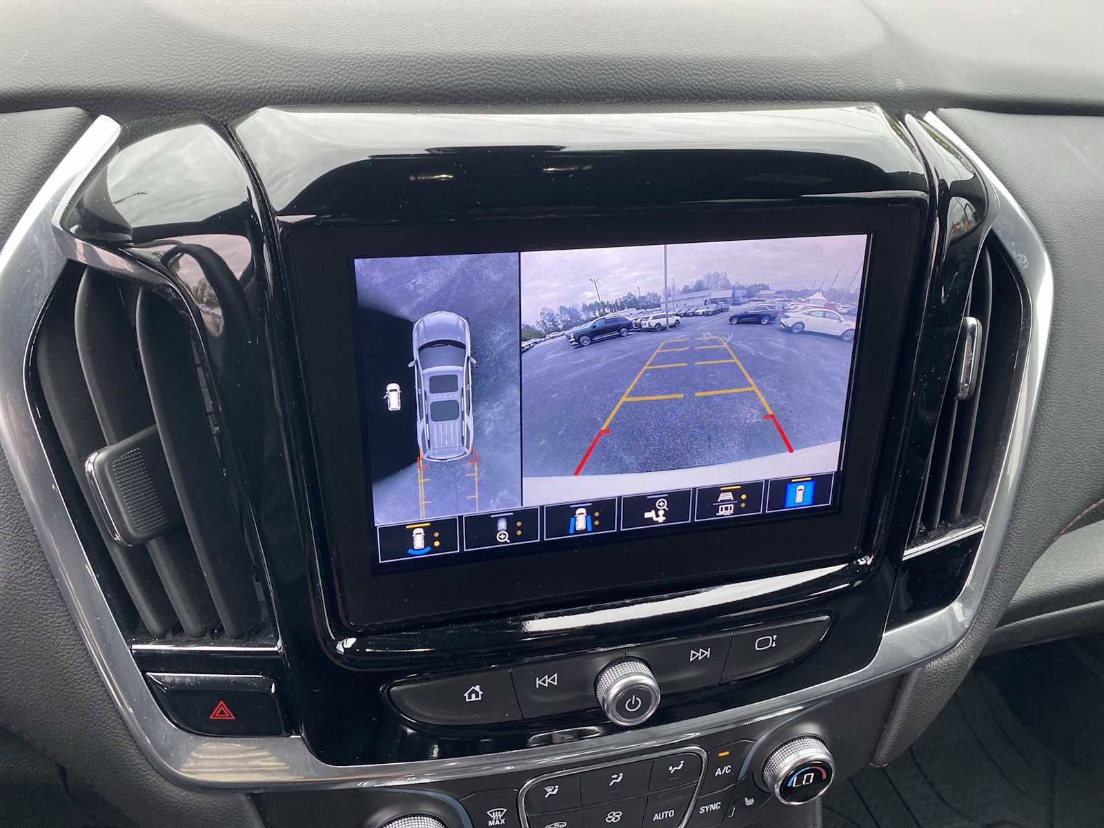 Used 2022 Chevrolet Traverse RS w/ LPO, Floor Liner Package image 19