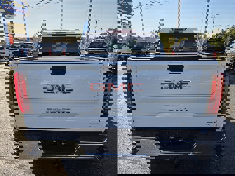 Used 2024 GMC Sierra 1500 SLT image 4