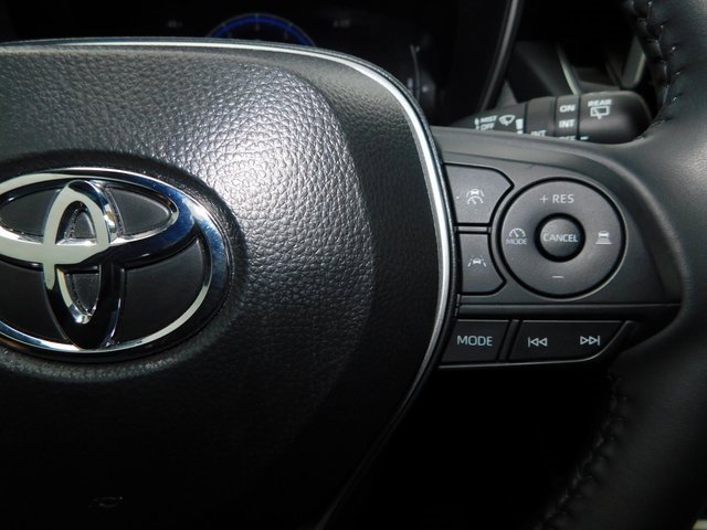 Used 2025 Toyota Corolla Cross XLE w/ Convenience Package image 28