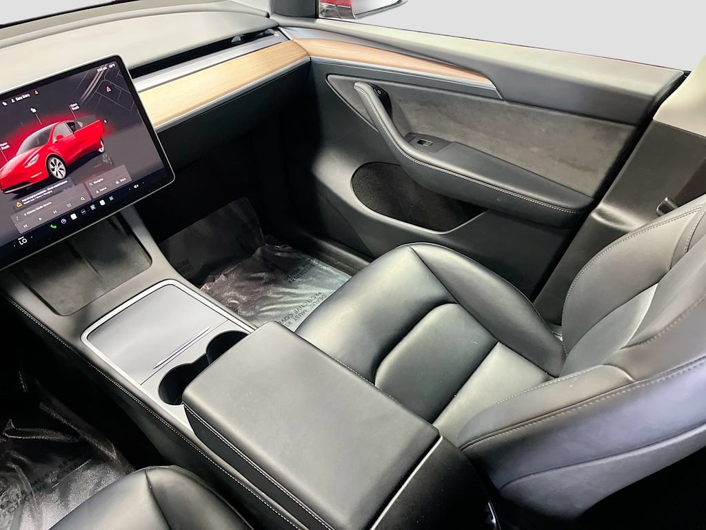 Used 2024 Tesla Model Y Long Range AWD/4WD image 21
