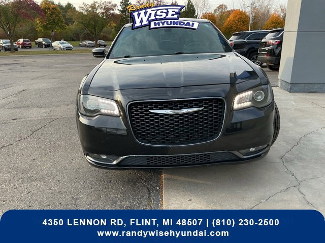 Used 2019 Chrysler 300 S AWD/4WD image 4