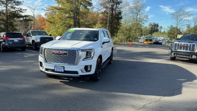 Used 2023 GMC Yukon Denali w/ LPO, Floor Liner Package AWD/4WD image 3