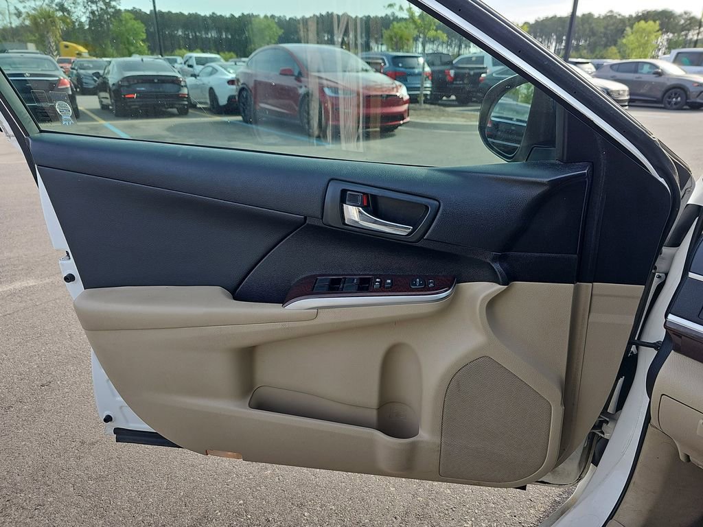 Used 2013 Toyota Camry XLE FWD image 29