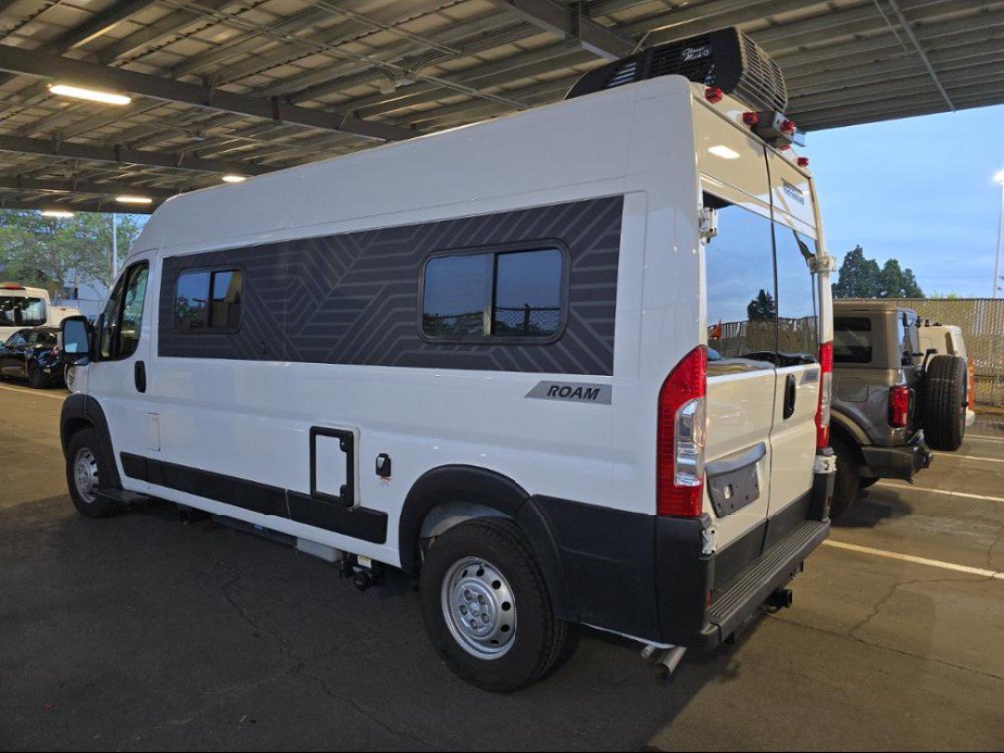 Used 2022 RAM ProMaster 2500 w/ Premium R/V Group FWD image 6