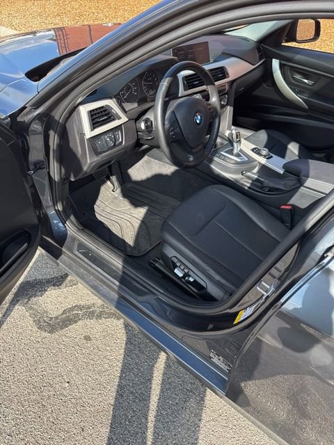 Used 2018 BMW 320i Sedan w/ Convenience Package image 15