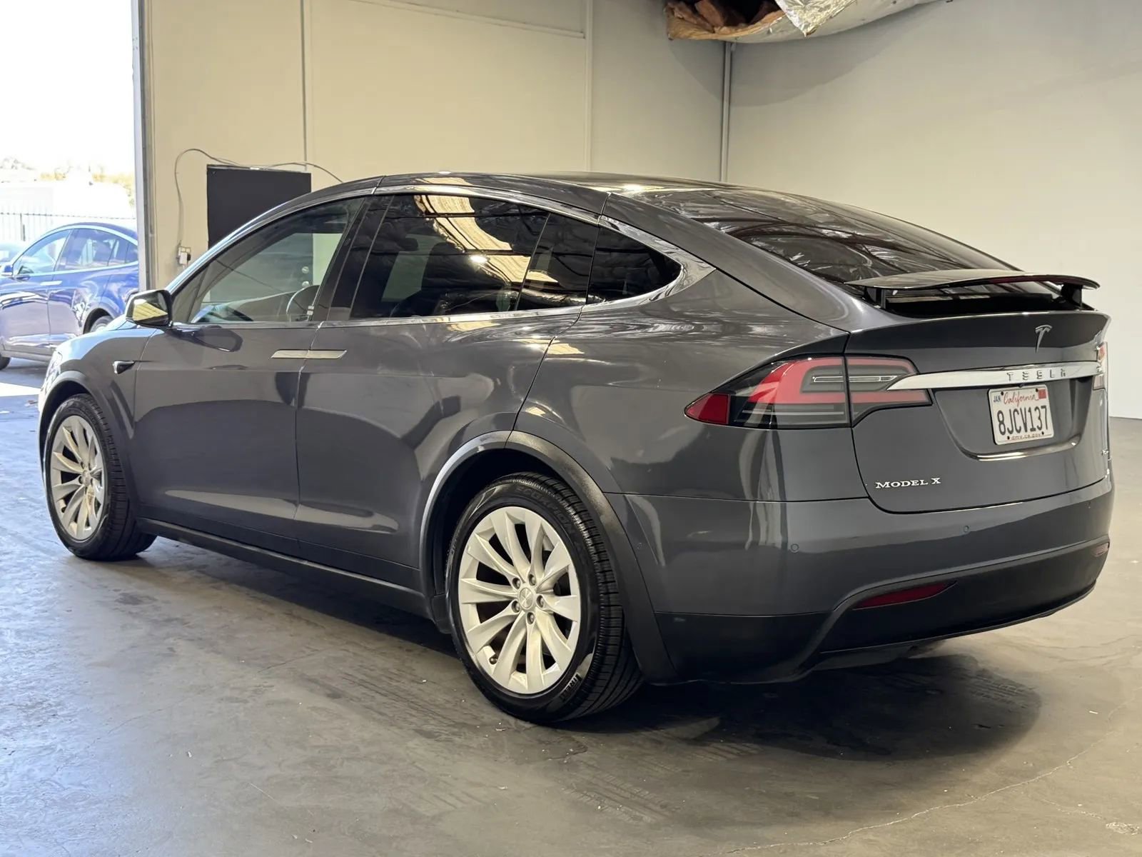 Used 2018 Tesla Model X 75D image 2
