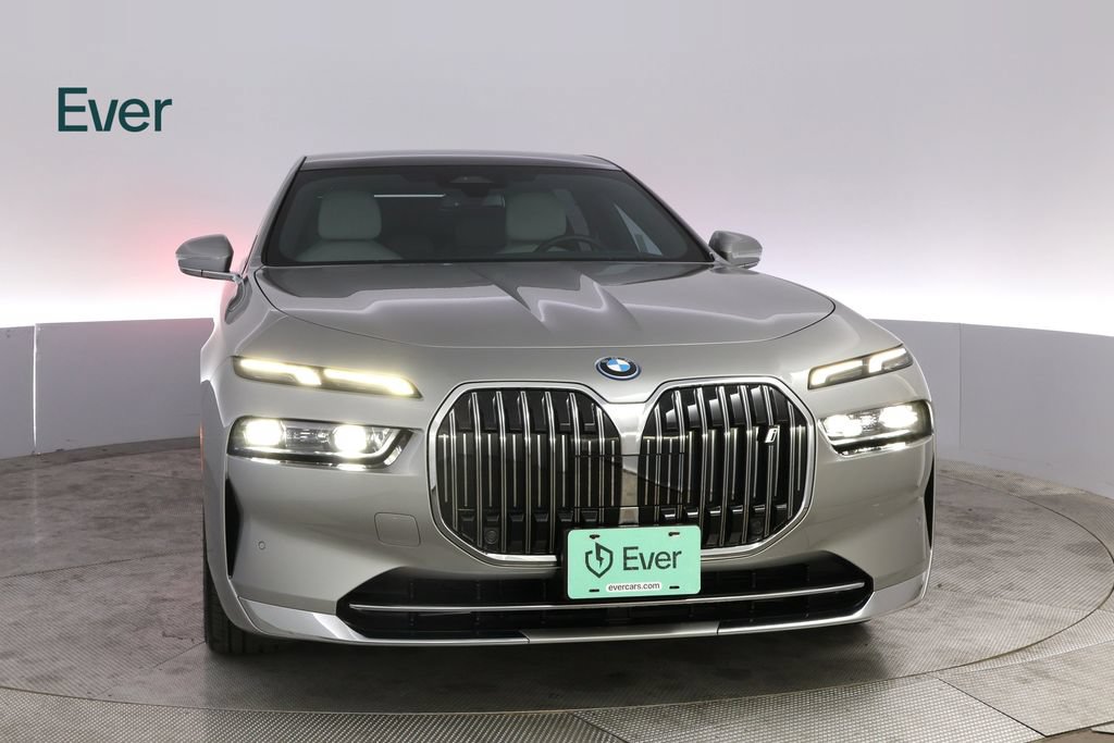 Used 2023 BMW i7 xDrive60 AWD/4WD image 12