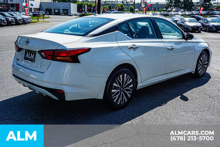 Used 2025 Nissan Altima 2.5 SV FWD image 5
