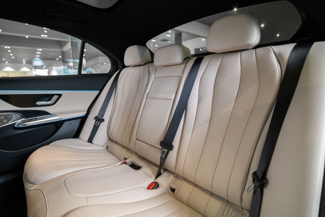 New 2026 Mercedes-Benz E 350 4MATIC Sedan image 30