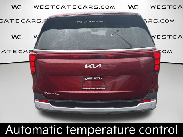 Certified 2025 Kia Carnival image 10
