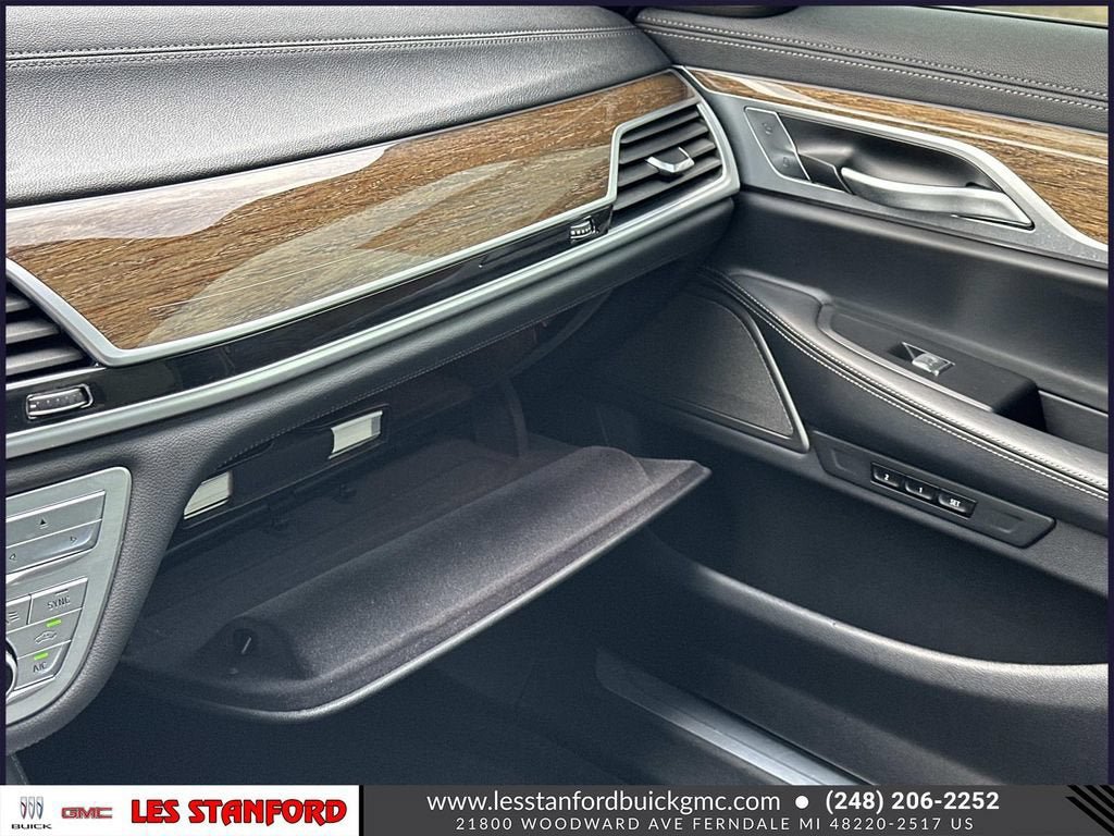 Used 2019 BMW 750i xDrive w/ M Sport Package AWD/4WD image 33